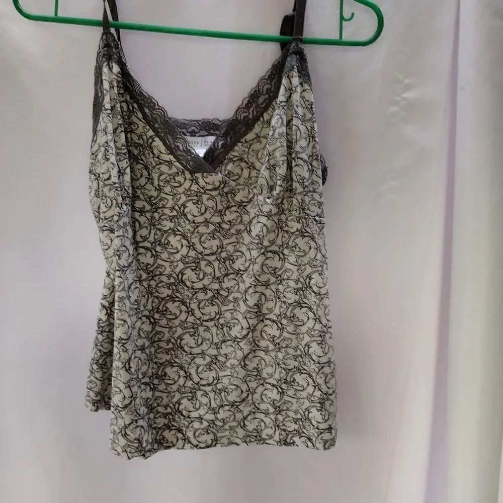 White House Black Market tank